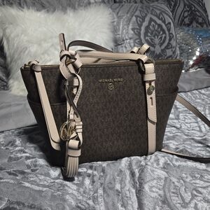 Michael kors crossbody light pink/brown